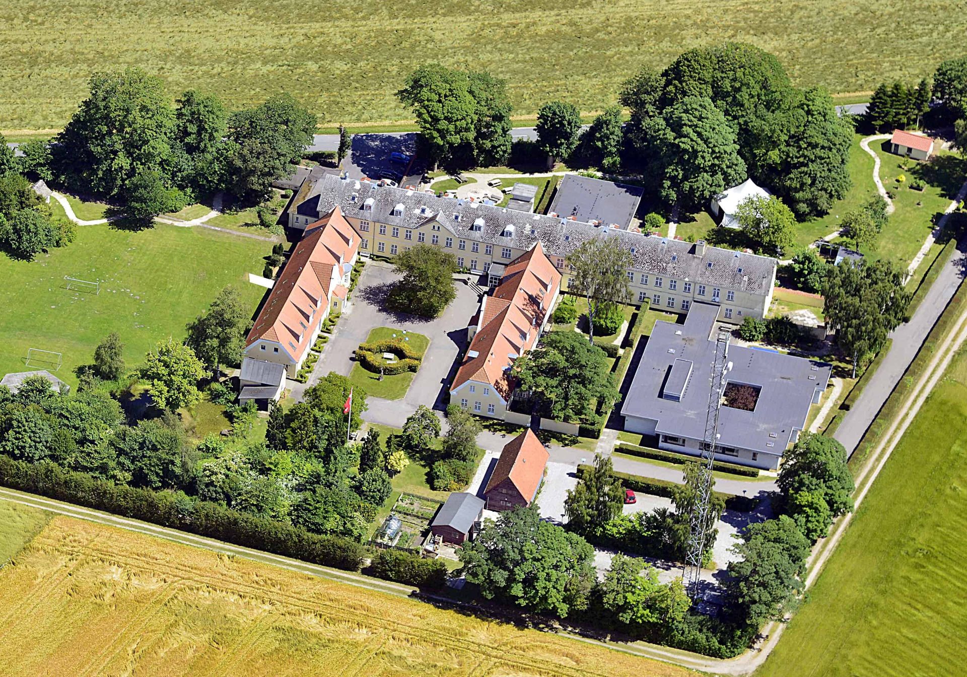 Luftfoto af Djurslands Folkehøjskole